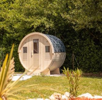 Loubezs-Bernac House | Burbujas de amor - gîte avec spa et sauna privatifs