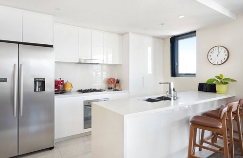 Wollongong Apartment | Burelli Beauty – stylish, central apartment near beach, surfing, national parks, family activities