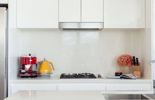 Wollongong Apartment | Burelli Beauty – stylish, central apartment near beach, surfing, national parks, family activities