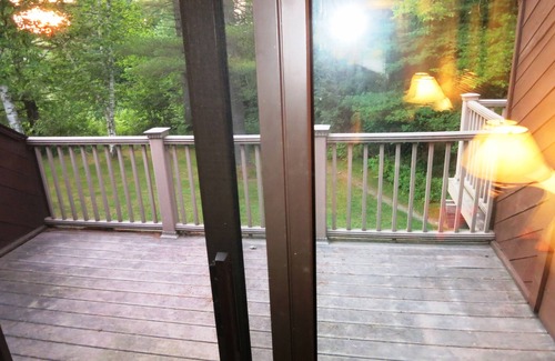 East Burke Condo | Burkeside Condo Steps Away From Lift & Lodge. KT Access