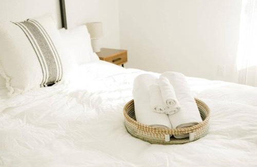 Cedar Rapids House | Burnett Cottage - Pine