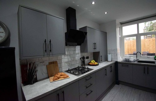 Accrington House | Burnley Rd - 3 Bedroom in Accrington