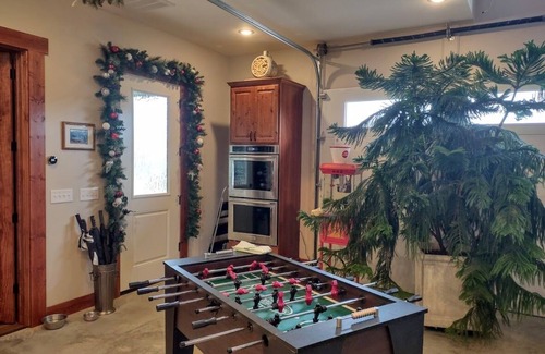 Burnsville House | Burnsville, NC - Awesome 40 Acre Retreat on the South Toe River