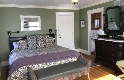Old West Side Bed & Breakfast | Burnt Toast Inn