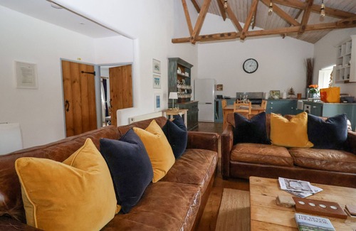 Ottery St Mary Cottage | BURROWS, pet friendly, luxury holiday cottage in Sidmouth