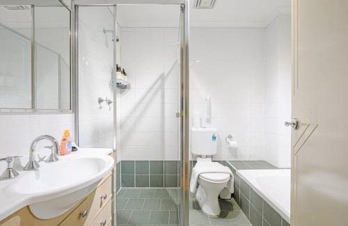 Burwood Apartment | Burwood 2Br Apt Near Chiantown Shopping Center