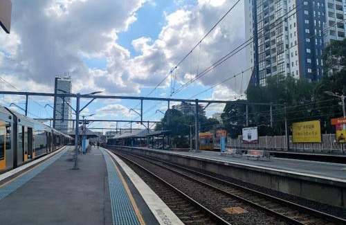 Burwood Apartment | Burwood 2Br Apt Near Chiantown Shopping Center