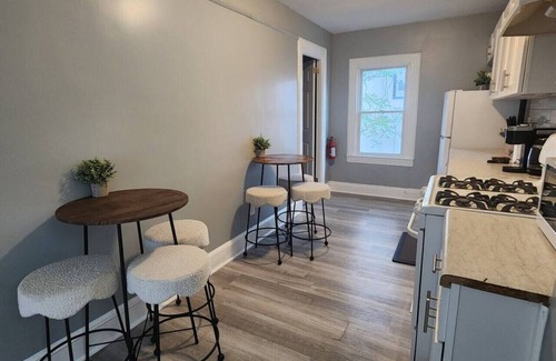 South Hackensack Apartment | Bus | Train 2 NYC | Spacious 4BR (SH)