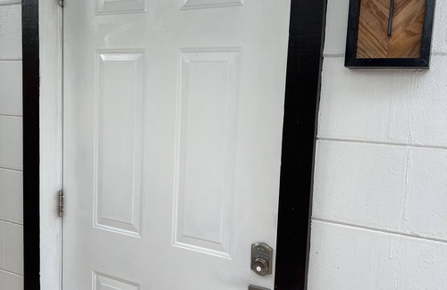 Sulphur Springs Apartment | Busch Gardens Bliss Suite -1