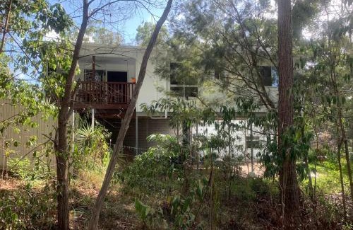 Little Mountain Apartment | Bush Beach Retreat