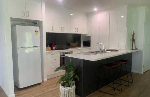 Little Mountain Apartment | Bush Beach Retreat