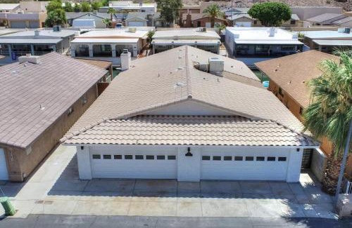 Moovalya Keys House | Bush Master Suite, Keys canal