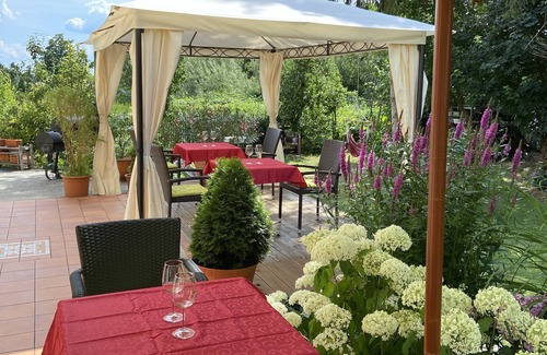Oberasbach Apartment | Business Apartment "Renate" with Shared Terraces, Shared Garden & Wi-Fi