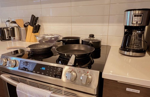 Cote-Des-Neiges—Notre-Dame-De-Grace House | Business *Private Office*Gym*1 Gbps WIFI*Parking