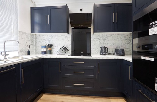 Riverside Apartment | Butterbridge apartments nestled between More London and Tower Bridge.