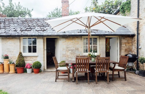 Quenington House | Buttercup Cottage in the heart of the Cotswolds