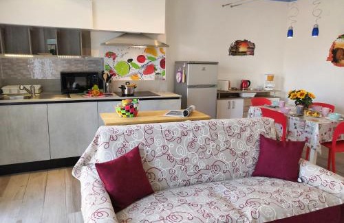 Pallanza Apartment | Butterfly Apt in Suna with garage