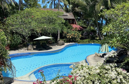 Bang Po Villa | Butterfly Beach Villa in Traditional Thai Style only 20 steps from the beach