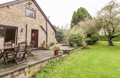 Billingsley Cottage | BUTTERFLY COTTAGE, pet friendly, with a garden in Cleobury Mortimer