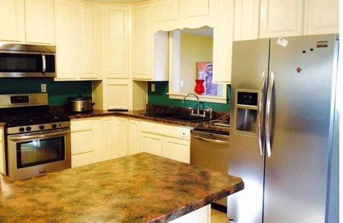 Thomas House | Buxton Commons, In Town Retreat
