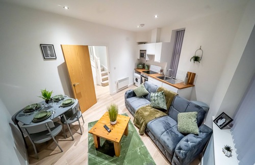 Milnrow Apartment | BV Hideaway 2 Bedroom Close To Hollingworth Lake