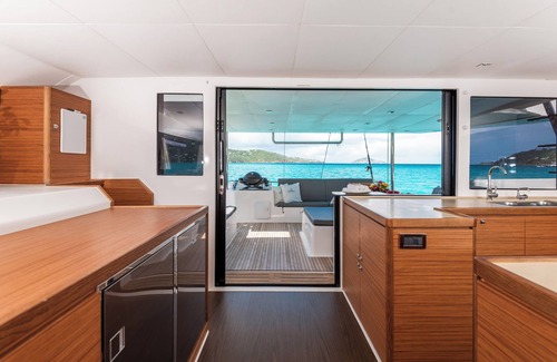 Charlotte Amalie Boat Rental | BVI Crewed Sailing Island Charters, Dining, Drink Package. VRBO Deposit ONLY.
