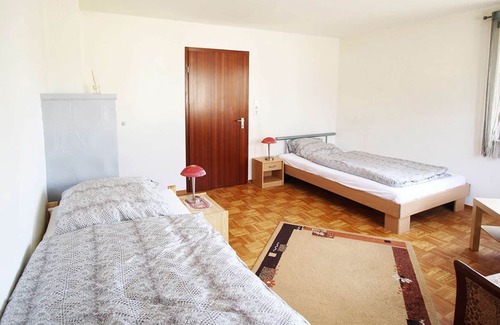 Hohenstadt Apartment | BW02 beautiful fitter's apartment in Hohenstadt with outdoor seating and free WiFi