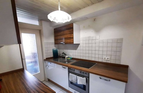 Unterboihingen Apartment | Bw33 Schöne Ferienwohnung mit 3 Schlafzimmern & Wlan