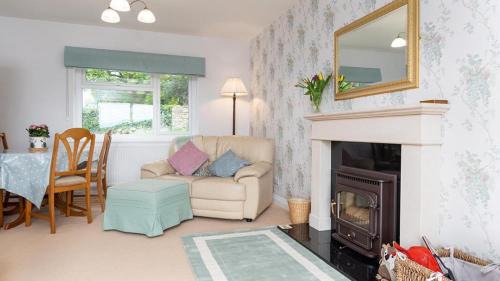 Henryd House | Bwthyn Tan Dderwen