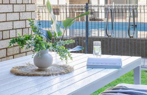 Batehaven Apartment | By the Bay Batehaven - King, Queen, 2 x Singles