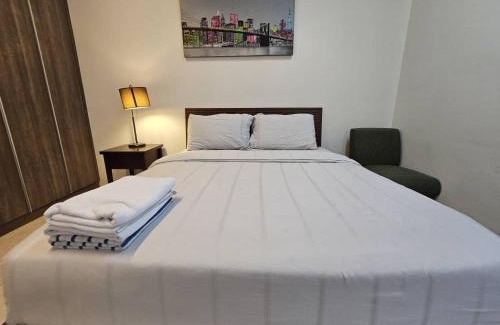 Batu Ferringhi Apartment | By The Sea with Side Seaview #363A