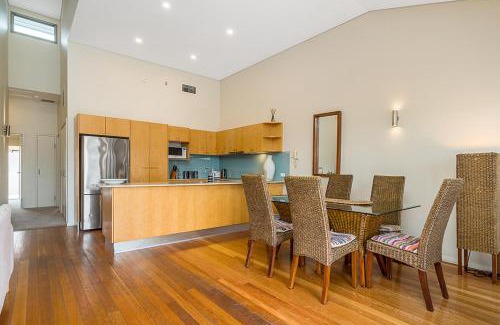 Byron Bay Apartment | Byron Bay Accom Unit 1 2 Fletcher Street Pipis on the Beach 1