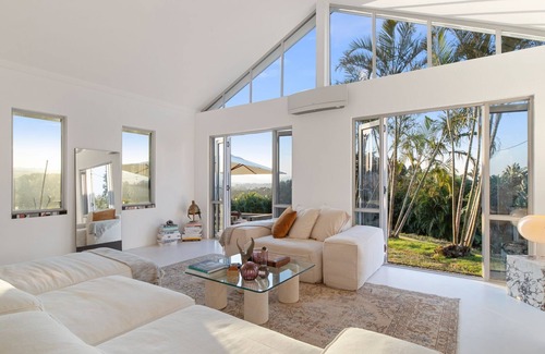 Myocum House | Byron Views - the perfect getaway for families and friends to relax and recharge or for hosting a we