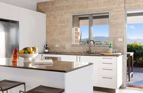 Myocum House | Byron Views - the perfect getaway for families and friends to relax and recharge or for hosting a we
