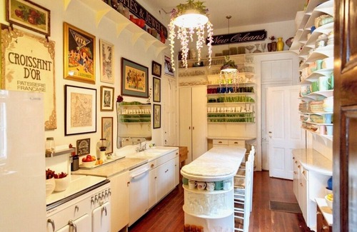 Bywater House | Bywater Wonderland, 2 blocks to the river, close to many good things!