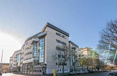 Ripollet Apartment | Cálido apartamento con piscina en Barcelona