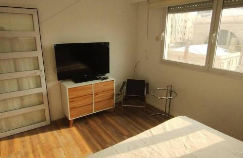 Buenos Aires Central Business District Apartment | Cálido y funcional apartamento en San Telmo