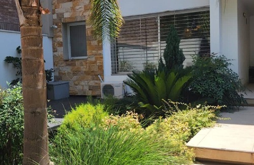 Mendoza City Center Apartment | Cálido y Moderno en complejo privado, con cochera