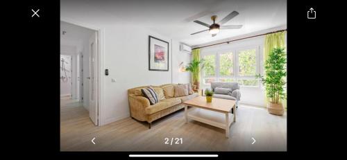 Capuchinos Apartment | Céntrico piso con 2 camas de matrimonio y parking