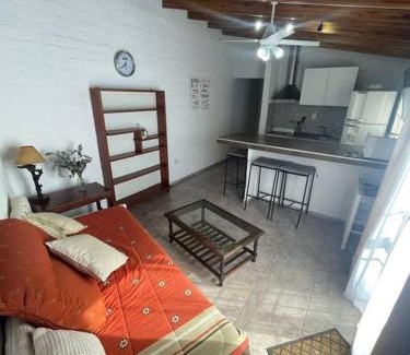 Godoy Cruz Apartment | Cómodo departamento de huéspedes con cochera