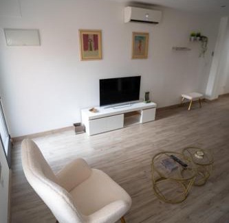 Barajas Apartment | Cómodo piso cerca del Aeropuerto by beBalmy