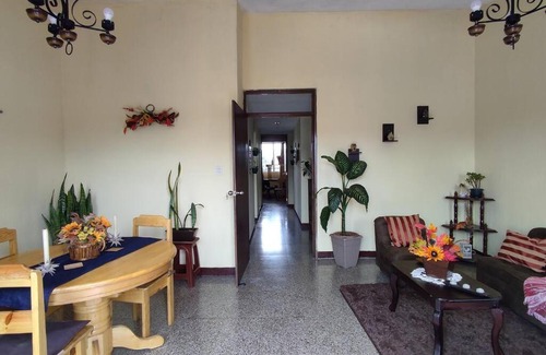 Zona 11 Apartment | Cómodo y centrico apartamento en zona 11