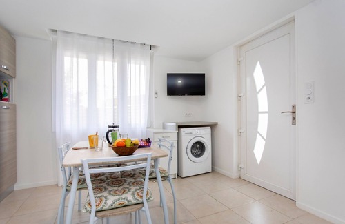 Le Coteau Apartment | Côté jardin 1 - Appartement avec Jardin