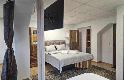 Visinesti Cabin | CĂSUȚA DIN ȘIPOT pe Cricovul Dulce