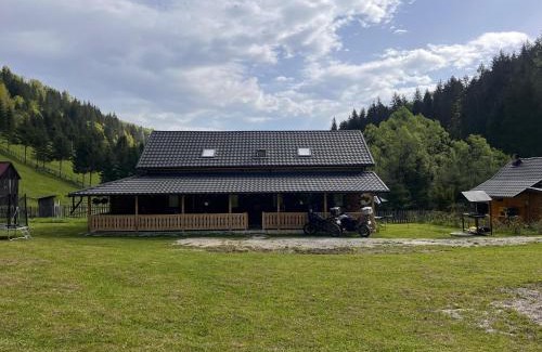 Poiana Teiului Cabin | Căsuța Dor de Munte