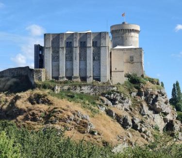 Falaise Apartment | Cœur de Falaise, Normandie Suisse Normande