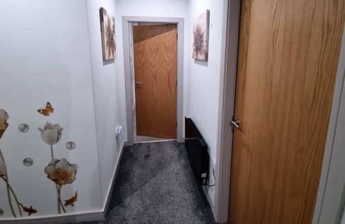 Leeds Apartment | *C!4* Enjoy a wonderful stay in our Cosy Luxurious & Spacious ground floor Apt