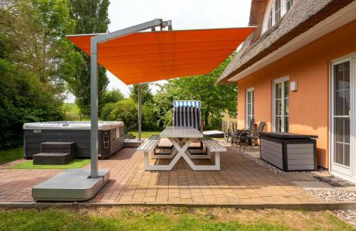 Hohenkirchen House | C 8 Reethaus REMY -Luxus mit Schwimmbad Dampfbad und Saunen und großen Grundstück exklusiv