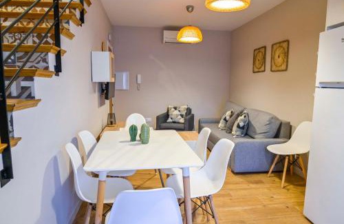 Torrico Apartment | C - Apartamento moderno con piscina compartida