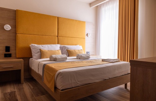 Tal-Ibrag Hotel | C'est La Vie Boutik Swieqi